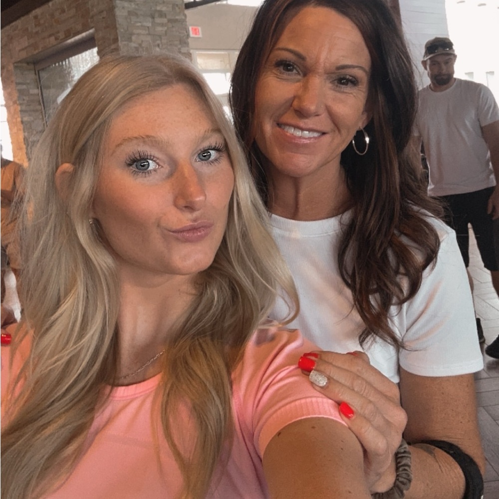 Meet your Posher, Carissa